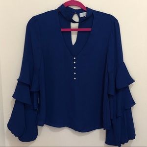 WAYF women’s bell sleeves size s